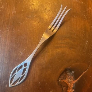 Manchester Sterling Silver Lemon 3 Prong Fork Crown Cross Hallmark 1893 - Picture 1 of 6