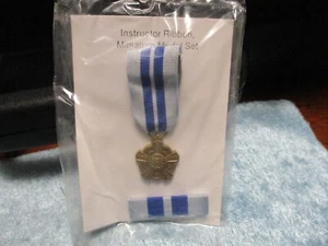 Juego de medallas miniatura cinta de instructor auxiliar de la Guardia Costera de los Estados Unidos - Imagen 1 de 1
