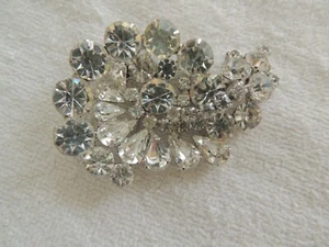 Signed Kramer Sparkling Rhinestones Brooch Pin - Picture 1 of 6