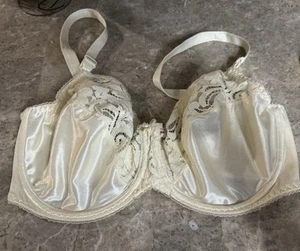 VINTAGE BALI CREAM COLORED BRA! 36 D - Picture 1 of 5