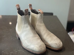 RM Williams bequeme Jährlings-Halbstiefel in Taupe Größe 9,5 US 8,5 UK (G) - Bild 1 von 10