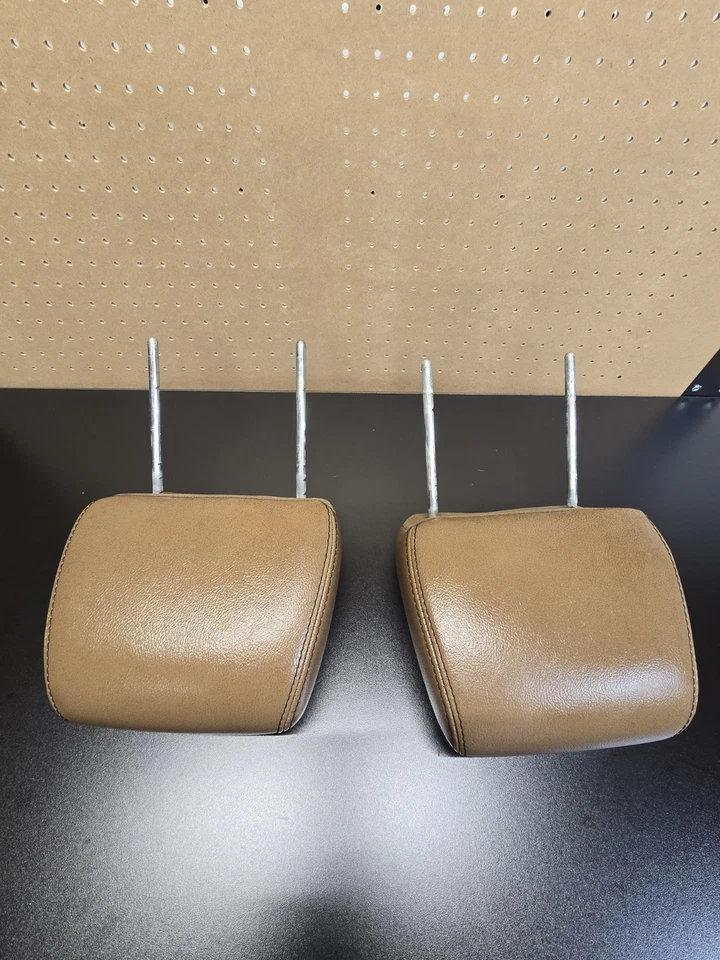 Reposacabezas asiento delantero cuero marrón tostado Jeep JK Wrangler OEM 2011-2017 143477 Foto 1 de 4