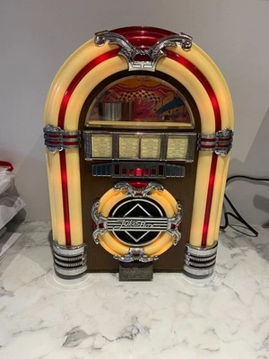 Spirit of St Louis Vintage AM/FM Radio Cassette Player Jukebox - Image 1 of 4