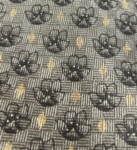 NINA RICCI PARIS HIGH END DRESS SUIT DESIGNER NECKTIE TIE FREE SHIPPING - Picture 1 of 4