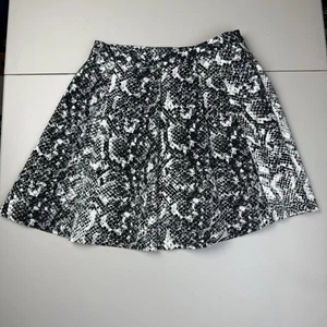 Abercrombie & Fitch Minirock Pull-On Schlangenmuster Plissee Damen Gr. Large - Bild 1 von 9