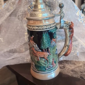 Birra vintage Stein Germania Ovest dipinta a mano con coperchio design foresta di cervi - Foto 1 di 5