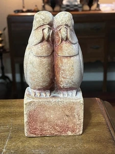 1--- 5.25"x2.5"x3" Rust Colored Stone Figure/Book-End Of Two Lovebirds - Picture 1 of 7