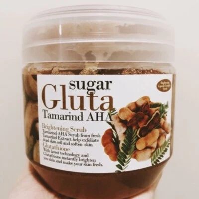 Exfoliante corporal iluminador Sugar Gluta Tamarindo AHA blanquear piel clara brillante 700 g. Foto 1 de 4