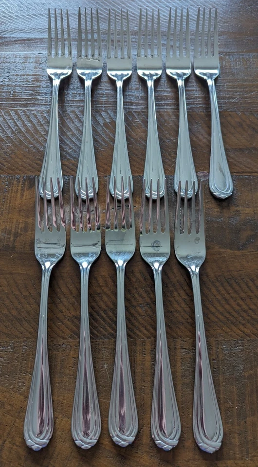 11 x Oneida OTTAWA Dinner Forks 18/10 Stainless Flatware - Image 1 of 4