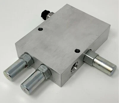 1434038H92 1434038H91 Komatsu GD530A/AW-2EY GD650A/AW-2EY Valve - Image 1 of 4