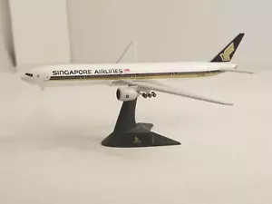 Avión 1:500 Herpa Wings Singapore Airlines B 777-300 9V-SWA 13415 507158 - Imagen 1 de 5