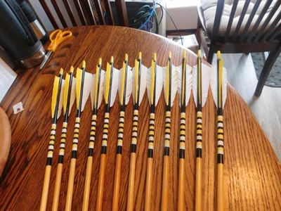 Una docena de flechas de cedro nuevas a juego Foto 1 de 4