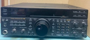 Solo alimentación - ICOM IC-736 HF / 50 MHz Transceptor basura no probado - Imagen 1 de 7