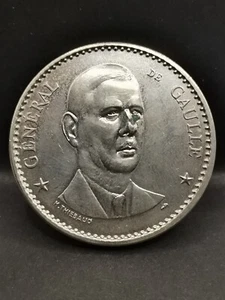 MEDAILLE UNIFACE 40 mm WW2 GENERAL DE GAULLE / SANS CAPSULE - Picture 1 of 3