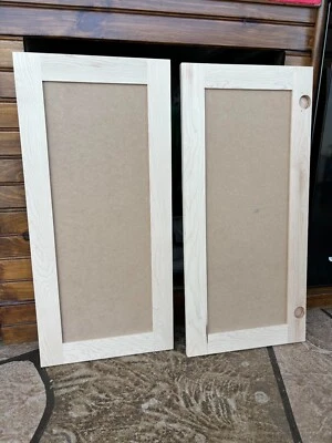 Puertas de armario hechas a medida. Hecho de madera de arce con inserciones HDF. Debe ser pintado. Foto 1 de 2
