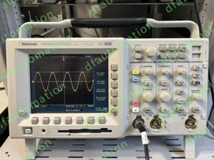Osciloscopio color 2 canales Tektronix TDS3052B 500 MHz 5GS/s envío rápido - Imagen 1 de 4