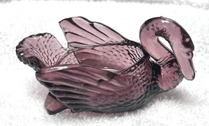 Vintage Full Body Purple Glass Swan Master Salt Feather Details 3.5 x 1 7/8" - Picture 1 of 6