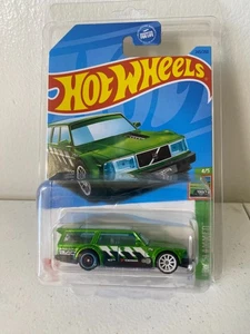 NEU - Hot Wheels VOLVO 240 DRIFT WAGON 2023 SUPER TREASURE HUNT mit Protektor - Bild 1 von 9