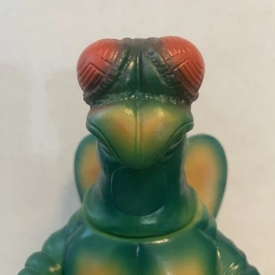 Toei Retro Vinilo Suave Colección Medicom Juguete Sofubi Kikaider - Mantis Verde Foto 1 de 4