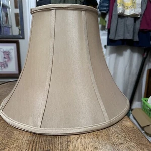Pantalla de lámpara con paneles tela beige brillante - Imagen 1 de 5