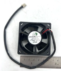 NEW MOTOR-ONE ELECTRONICS Brushless Fan DC D06T12HWS 12VDC 0.19A TAIWAN - Imagen 1 de 5