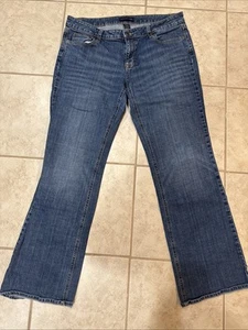 Banana Republic Low Waisted Womens Flared Jeans Size 12 - Picture 1 of 3