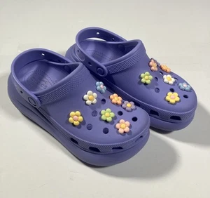 Zoccolo donna Crocs Bae platform taglia 8 viola con fiori - Foto 1 di 7