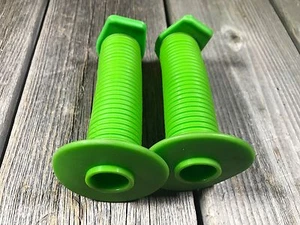 OLD SCHOOL BMX MX GRIPS MUSHROOM WAFFLE FEELERS NOS BAR END CAPS OLDSCHOOL BMX - Picture 1 of 5