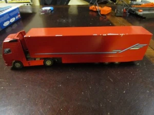 Conrad Volvo Globetrotter XL red semi trailer - Picture 1 of 4