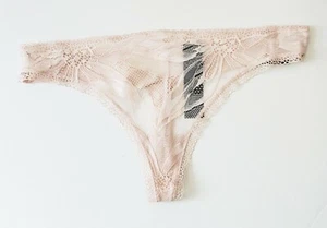 Calvin Klein Womens Petal Lace Thong Underwear Whim QF5366 Sz S - NWT - Picture 1 of 1