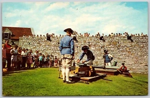 Postcard New York Fort Ticonderoga Gun Crew Cannon Mortars Demonstration NY - Picture 1 of 2