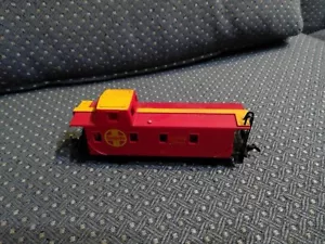 Bachmann Santa Fe Caboose Spur HO Zugwagen Nr. 3851 - Bild 1 von 5