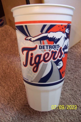 Detroit Tigers Tall Plastic Cup Cover
