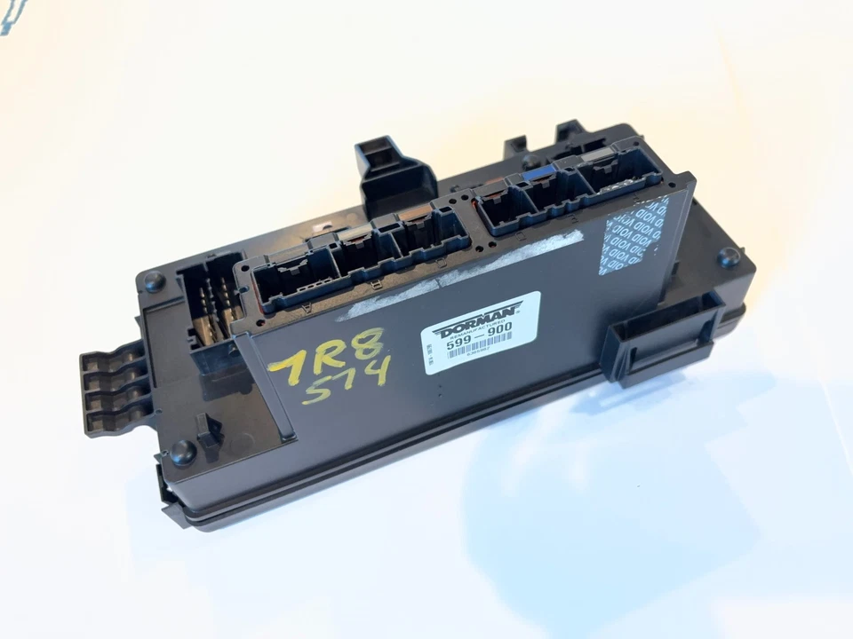 Totally Integrated Power Module TIPM 2007 Ram 2500 3500 4X4 Diesel Used Reman - Image 1 of 4