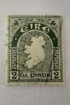 Rare 1930's Irish Stamp Eire 2 Pingin Green and White Stamp Used  - Image 1 of 4