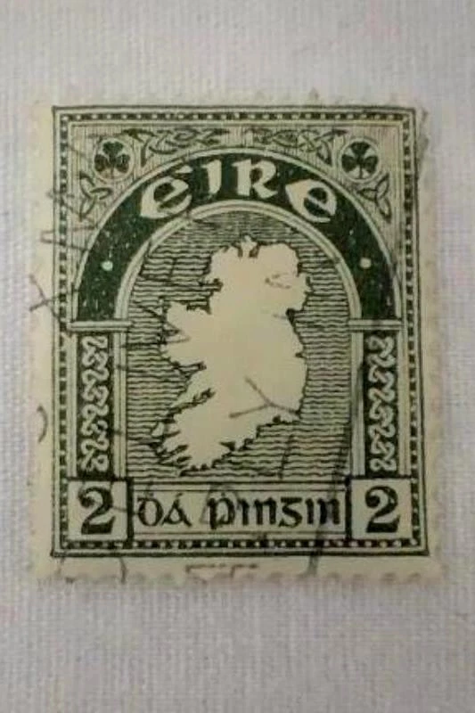 Rare 1930's Irish Stamp Eire 2 Pingin Green and White Stamp Used  - Image 1 of 4