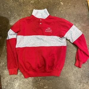 Vintage FBI Academy Sweatshirt Erwachsene Größe Medium rot Pullover Rundhalsausschnitt LESEN - Bild 1 von 8