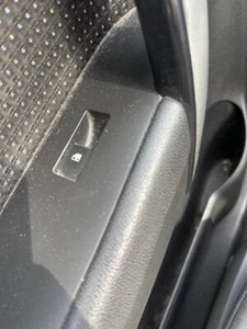 2013 Holden Captiva Front Left Passenger Electric Window Switch 11-16 #B361 - Picture 1 of 12