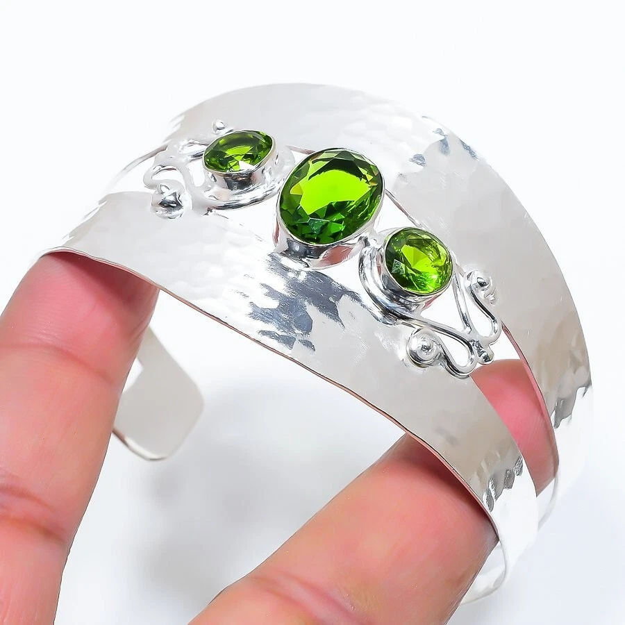 Green Peridot Gemstone 925 Sterling Silver Handmade Jewelry Bangle Size 7-8 - Image 1 of 1
