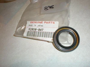 New NOS Genuine Kawasaki Oil Seal KZ 1000 Police KZ 900 Z1 92050-047 - Picture 1 of 1