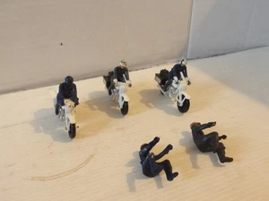 BRITAINS 1.32 3 X 9697 POLICE PATROLMAN ON TRUIMPH THUNDERBIRD M/BIKES & 2 SPARE - Picture 1 of 4