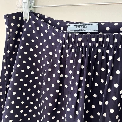 Falda Prada azul marino a lunares - talla 46 Foto 1 de 4