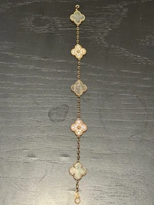 Genuine gold customised grey mother-of-pearl with diamonds five-flower bracelet - Picture 1 of 4