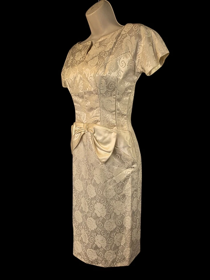 Vestido de fiesta hecho a mano de los años 50 brocado crema movible talla 4-6 lazo satinado corto Slv Foto 1 de 4