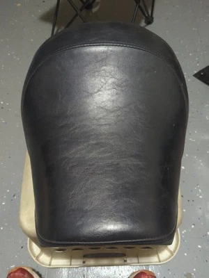 Asiento del conductor delantero Kawasaki VN1500E VN1500 1500 Vulcan Classic OEM 1881 121017 Foto 1 de 4