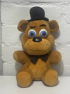Five Nights at Freddy's Freddy Fazbear Plüschpuppe von Scott Cawthon 2015 - Bild 1 von 7
