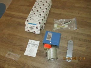 Johnson Controls 270XT-95078 Thermostat Frostschutzregler NEU - Picture 1 of 4