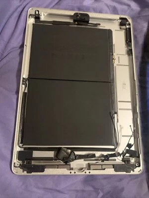 Originale Apple iPad 8 A2270 Chassis Batteria scocca Fotocamera Wifi Argento A - Immagine 1 di 2