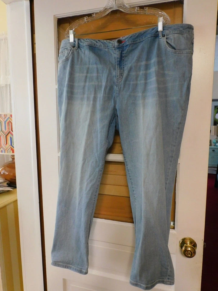 PEACE LOVE WORLD QVC JEANS LOOK LAVADO AZUL DESTEÑIDO 24W PIERNA CÓNICA 5 BOLSILLOS USADOS EN EXCELENTE ESTADO Foto 1 de 3