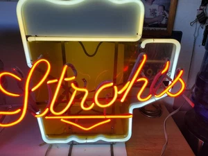 Strohs Beer Neon Light Beer Mug Design Vintage  - Picture 1 of 4